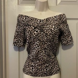 Animal‎ Print Women Top Size Small.